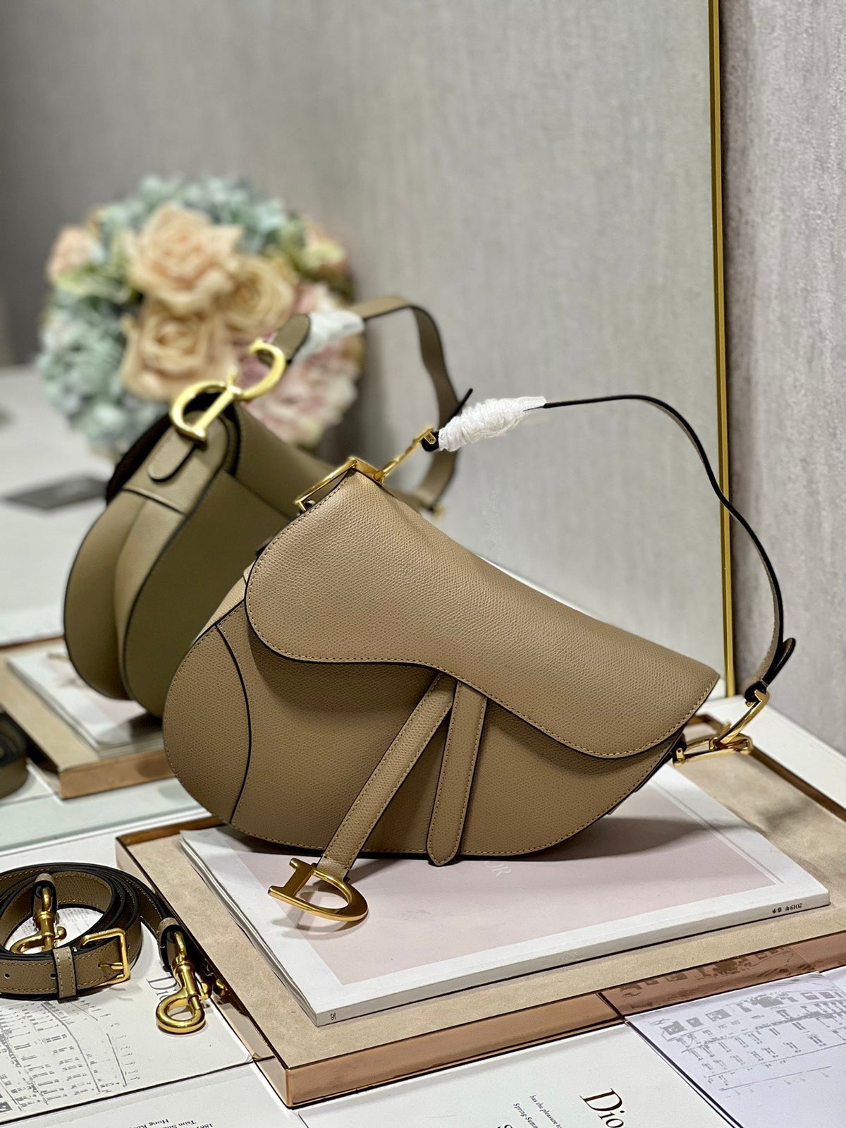 DIOR 26S SADDLE BAG 25 IN BEIGE CALFSKIN
