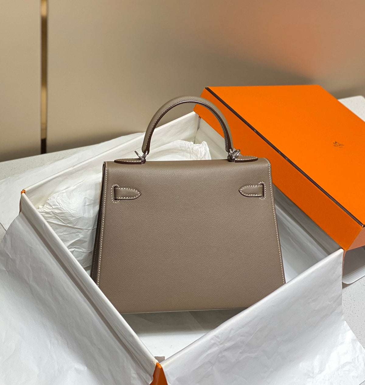KELLY 28CM IN ETOUPE EPSOM CALFSKIN SLIVER HARDWARE