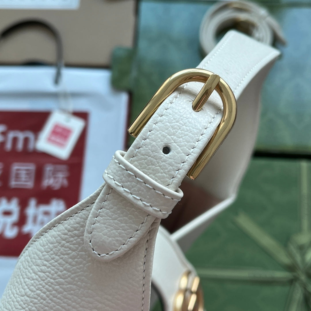 GG HORSEBIT SHOULDER BAG 39 IN WHITE CALFSKIN GOLD HARDWARE
