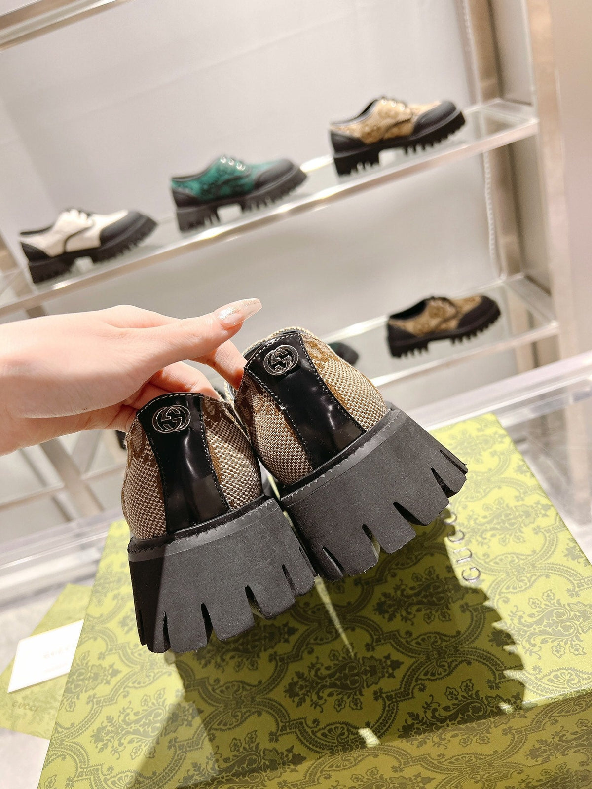 GUCCI 26S LACE-UP SHOES IN BEIGE GG CANVAS STYLE 2