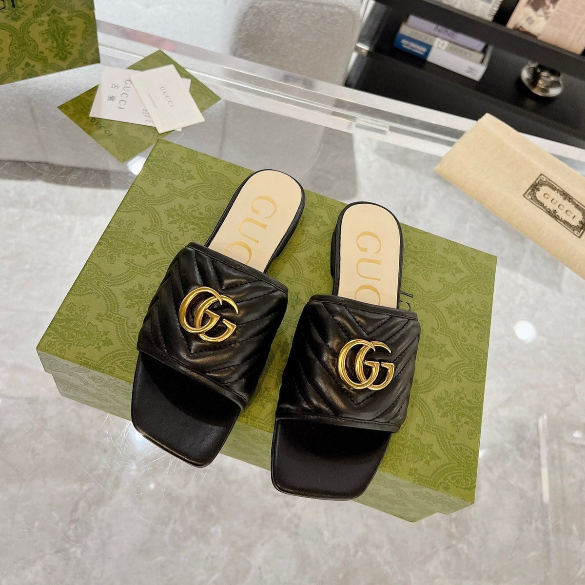 GG EXCLUSIVE SLIDE SANDAL BLACK CALFSKIN