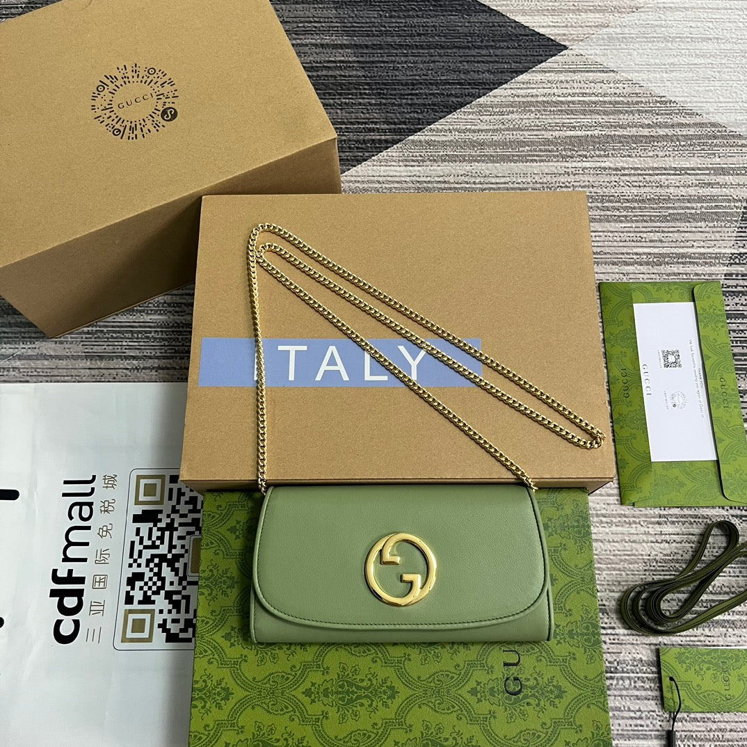 BLONDIE SHOULDER BAG 21 IN GREEN CALFSKIN GOLD HARDWARE