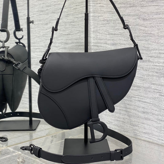 SADDLE BAG 24 IN BLACK CALFSKIN BLACK HARDWARE