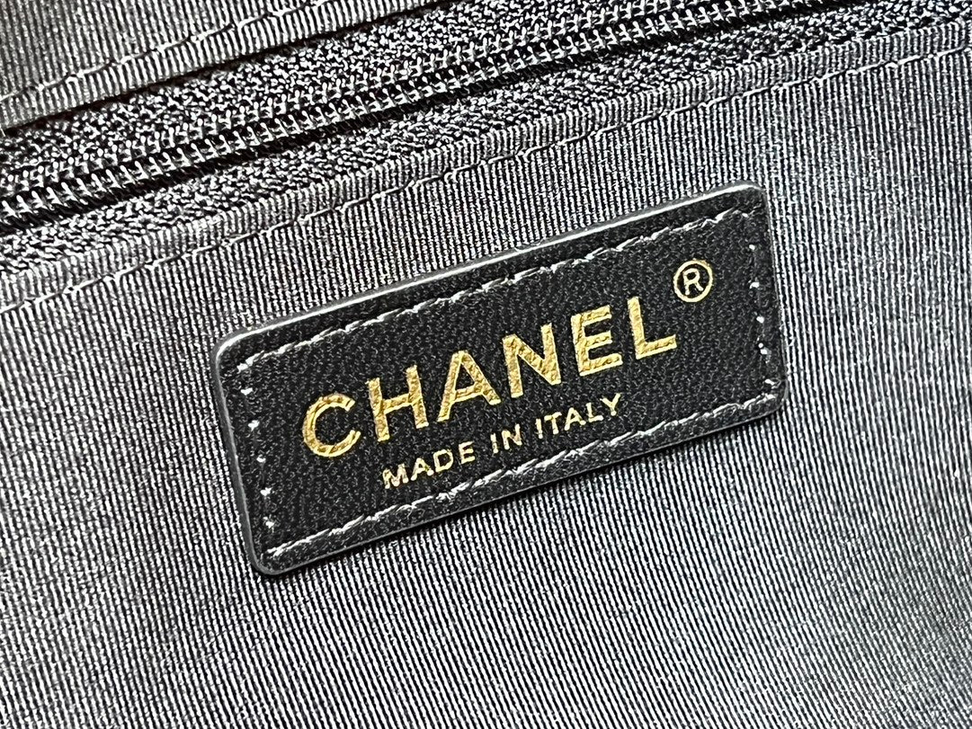 25S CHANEL QUILTED CAVIAR BOWLING BAG 27 IN BLACK CALFSKIN