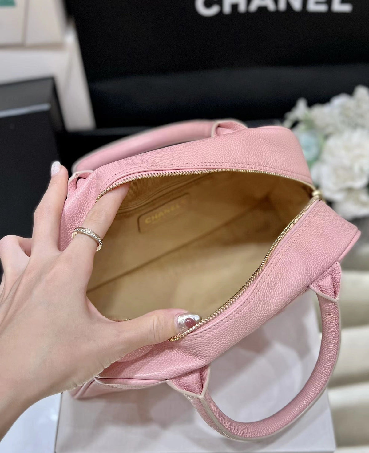 25S CHANEL QUILTED CAVIAR BOWLING BAG 27 IN PINK CALFSKIN