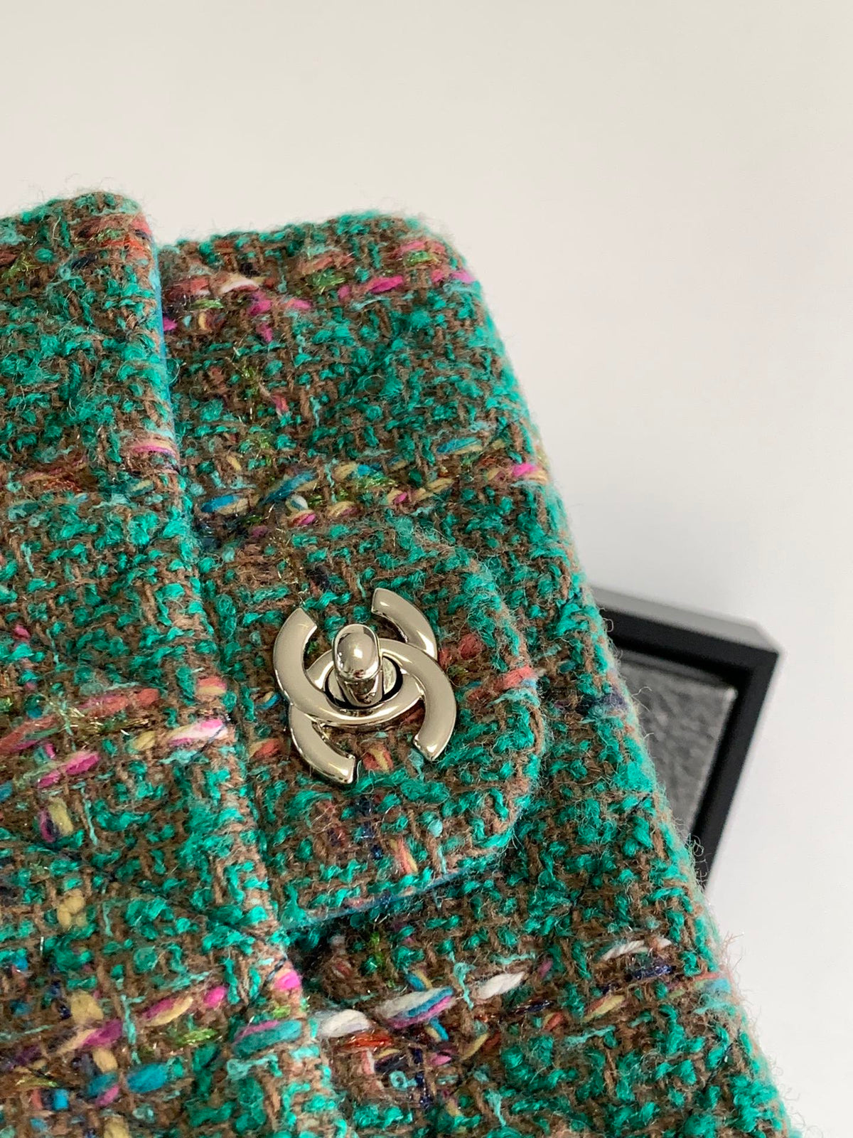 CC MEDIUM 20 CLASSIC BAG IN GREEN FOREST WOOL TWEED