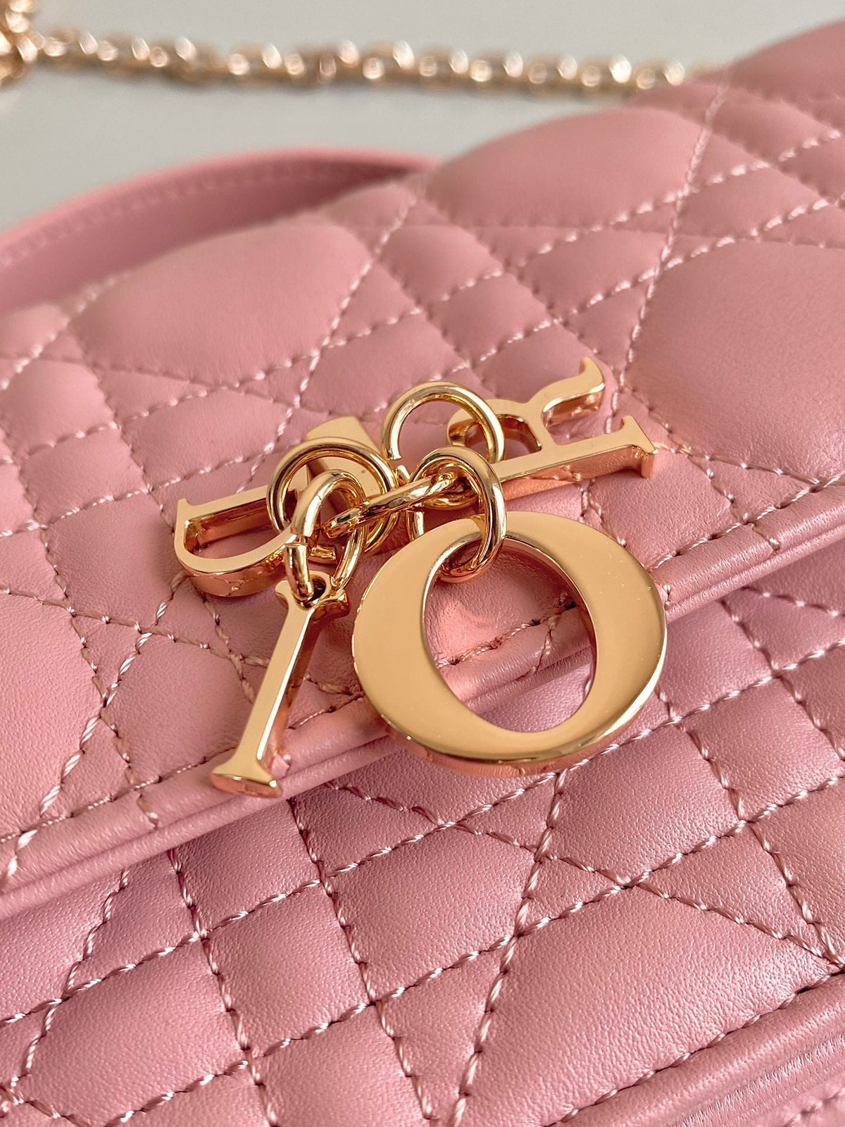 LADY 21 CHAIN BAG IN HOT PINK LAMBSKIN