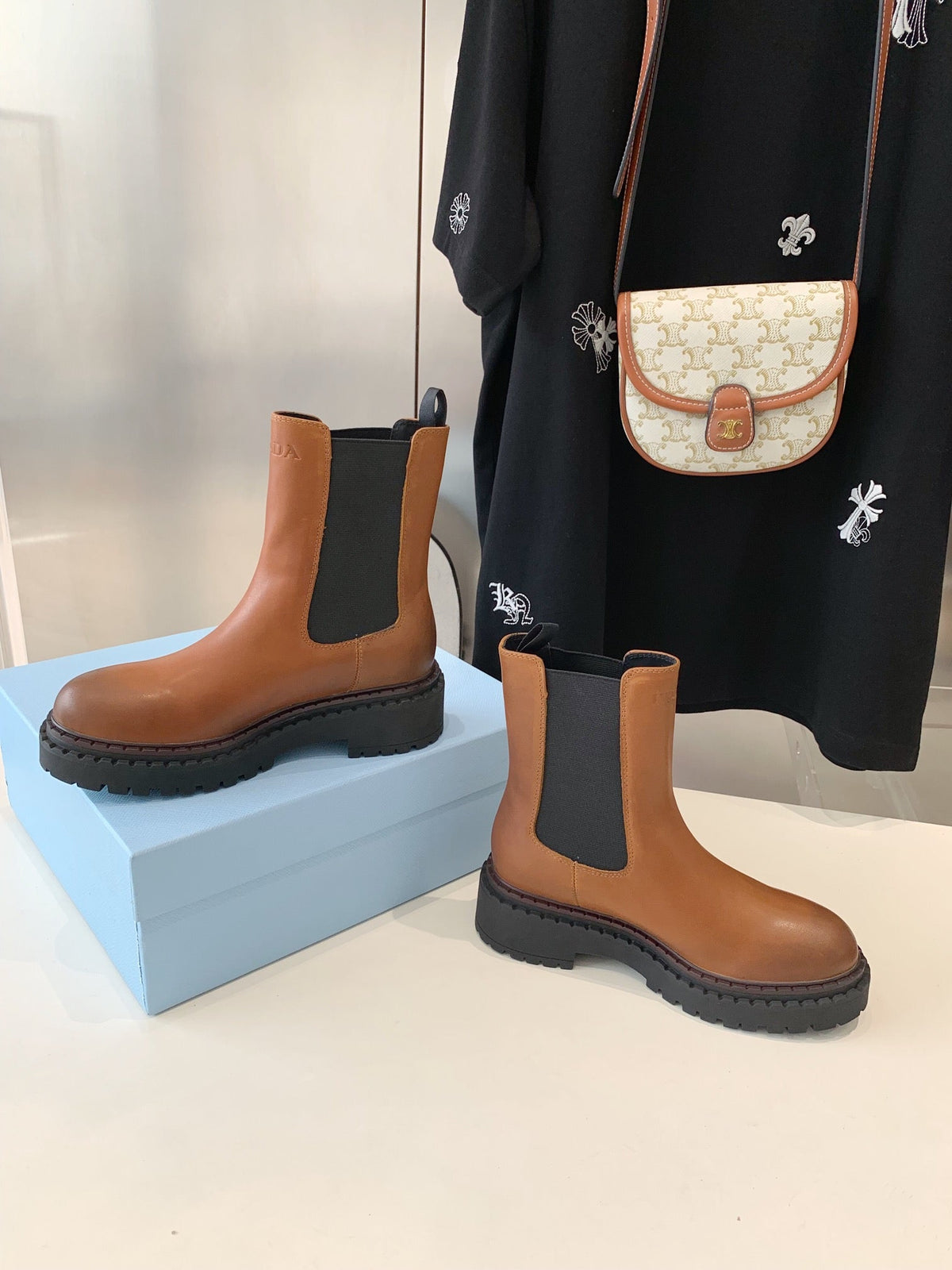 ANKLE BOOTS IN CINNAMON BROWN CALFSKIN