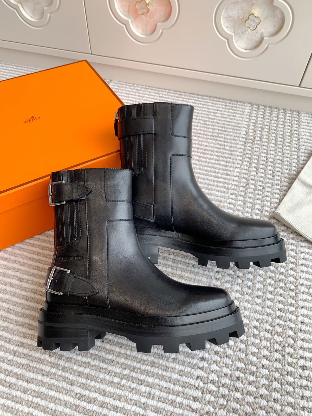 JAIME ANKLE BOOT IN BLACK CALFSKIN