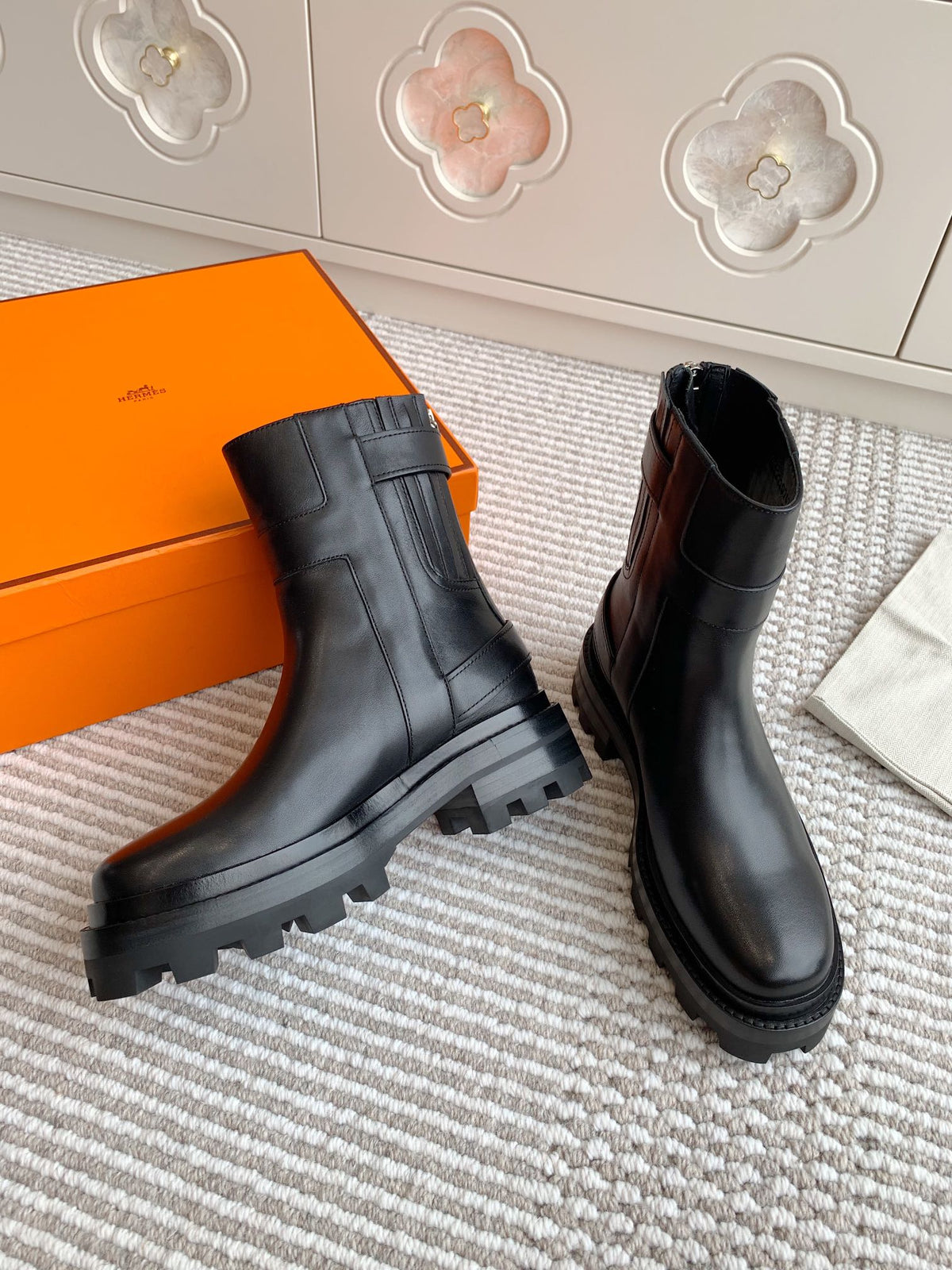 JAIME ANKLE BOOT IN BLACK CALFSKIN