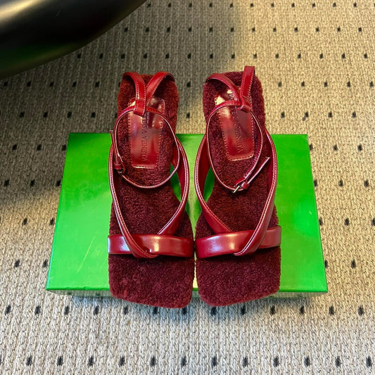 BOTTEGA VENETA 26S SQUARE-TOE HIGH-HEEL SANDALS 90 MM IN RED LAMBSKIN AND WOOL