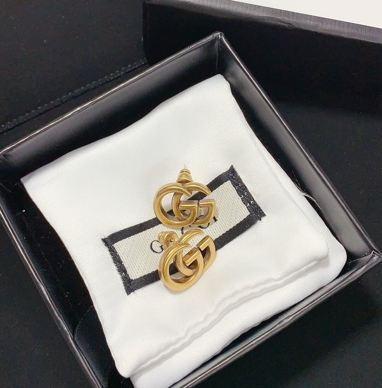 Versatile Logo Letter Stud Earrings mysite