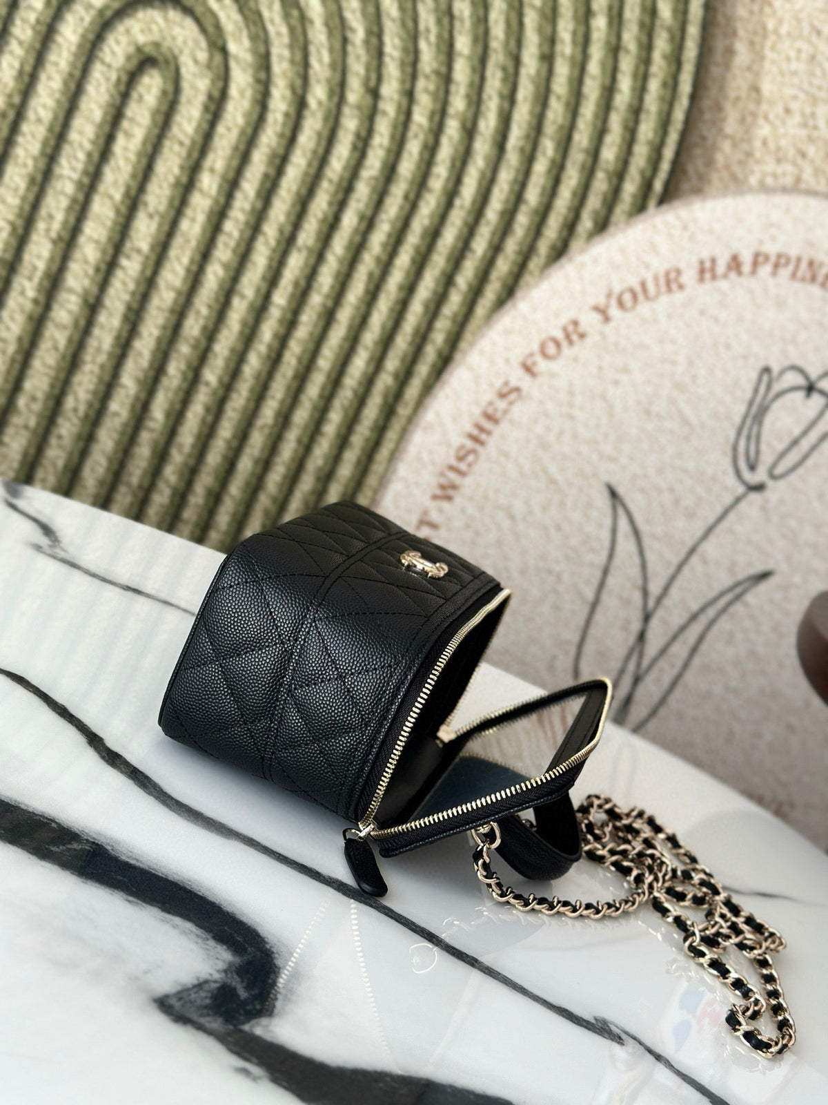 VANITY 17 CAVIAR WITH HANDLE IN BLACK CALFSKIN GOLD HARDWARE