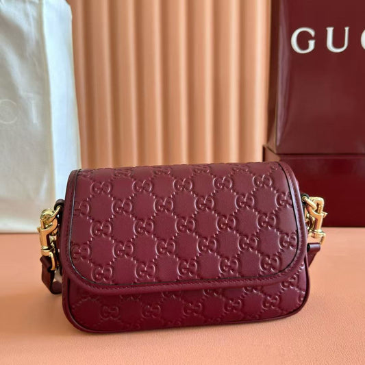 GG SHOULDER BAG 20 IN BURGUNDY RED EMBOSSED CALFSKIN