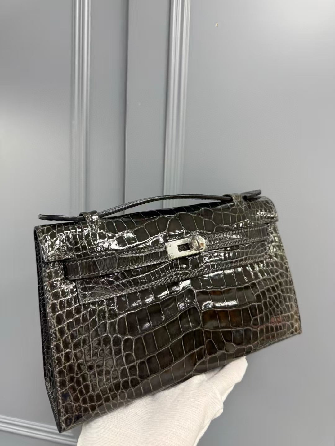 HM KELLY MINI 22 IN BROWN AMERICAN ALLIGATOR SILVER BUCKLE
