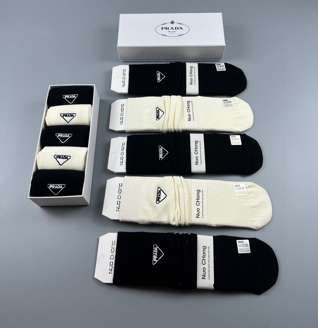 PRADA 26S CREW SOCKS 893687 (1 BOX)
