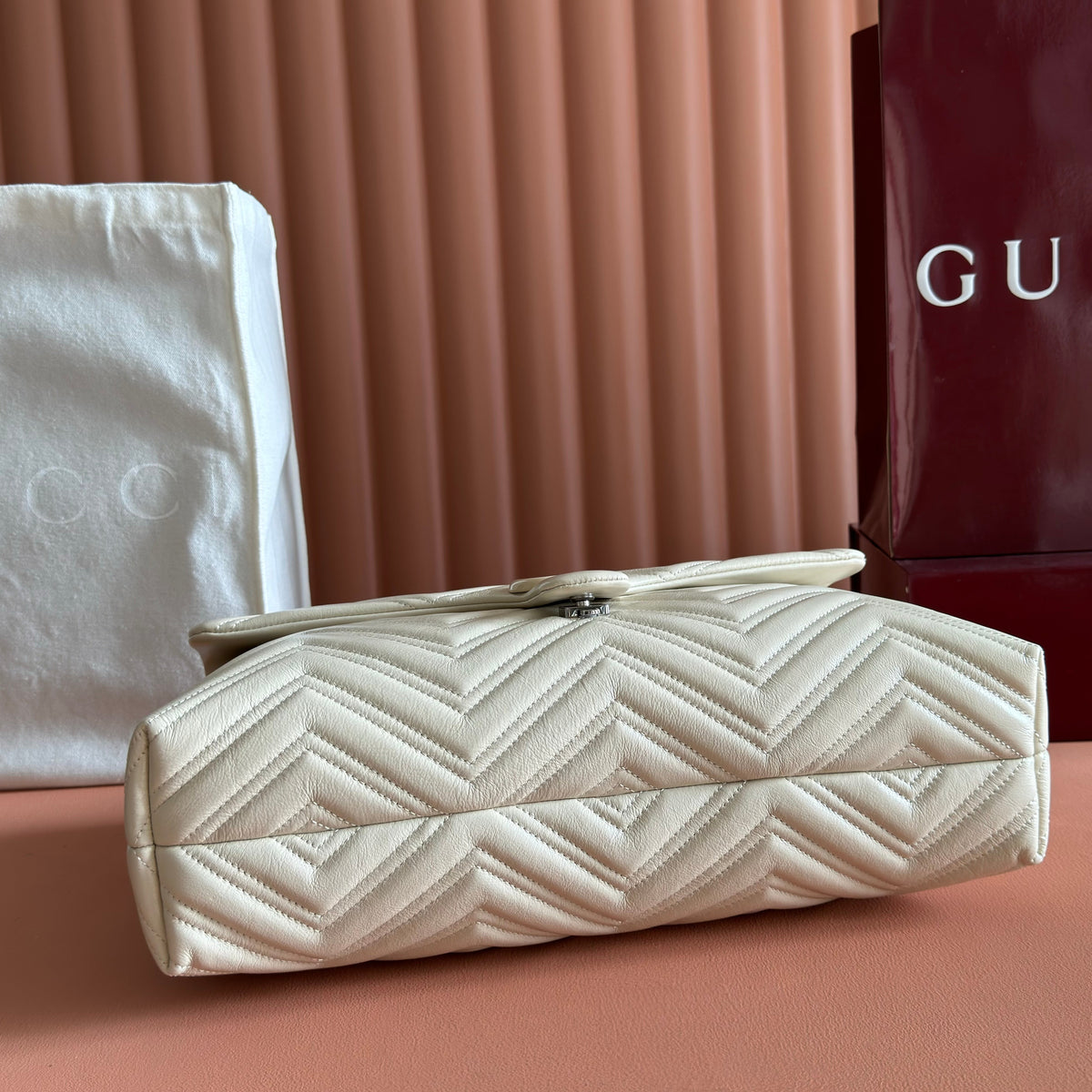 GUCCI 26S GG MARMONT BAG 37 IN CREAM WHITE CALFSKIN