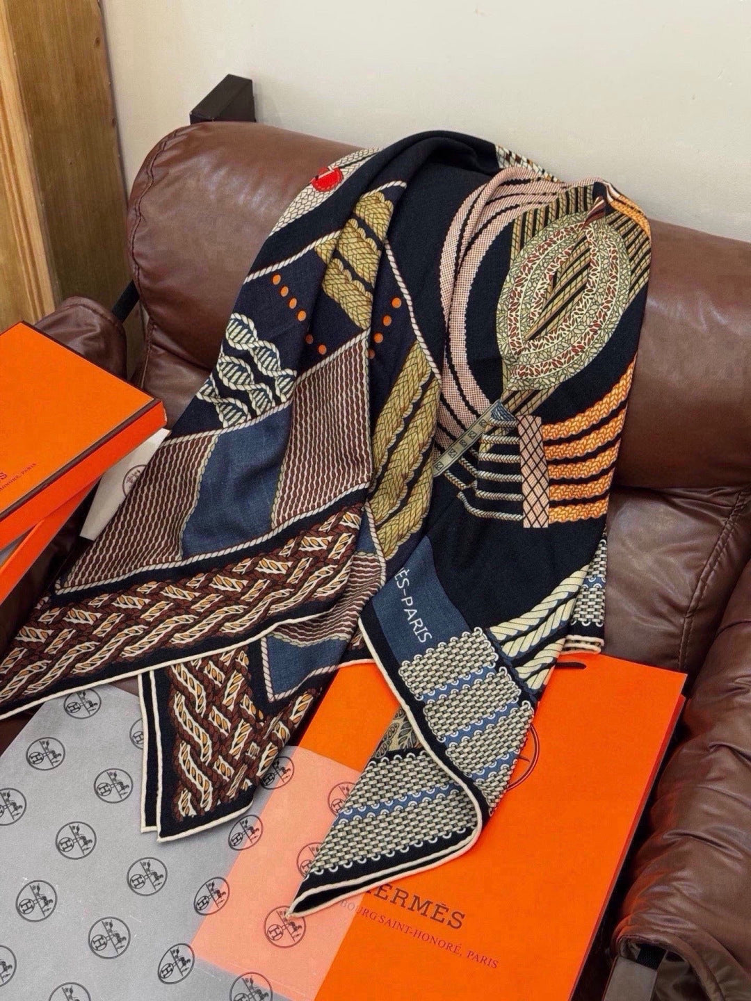 HERMES 26S SCARF 135 IN SILK AND CASHMERE 492303