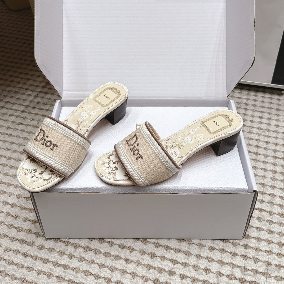 DIOR 26S D-WAY HEELED SLIDE IN MULTICOLOR CANVAS STYLE 08
