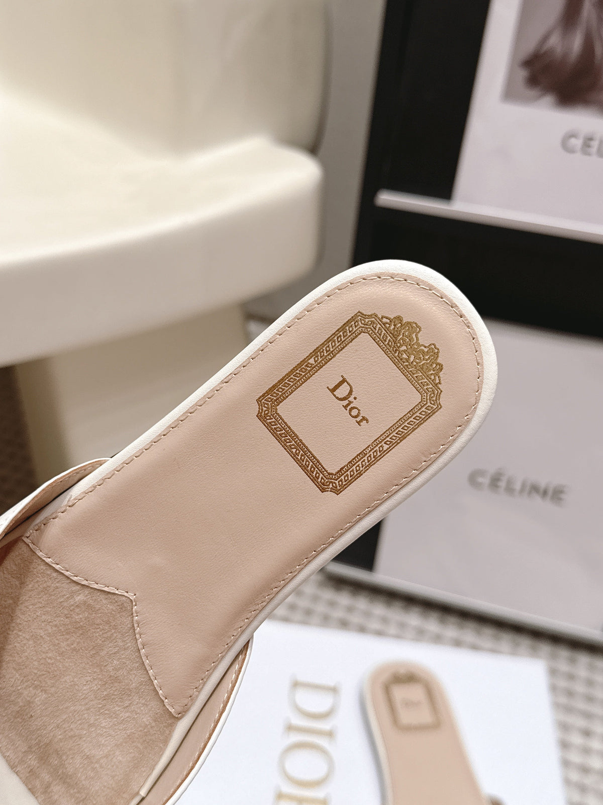 DIOR 26S FLAT SANDAL IN IVORY WHITE CALFSKIN WITH BOW
