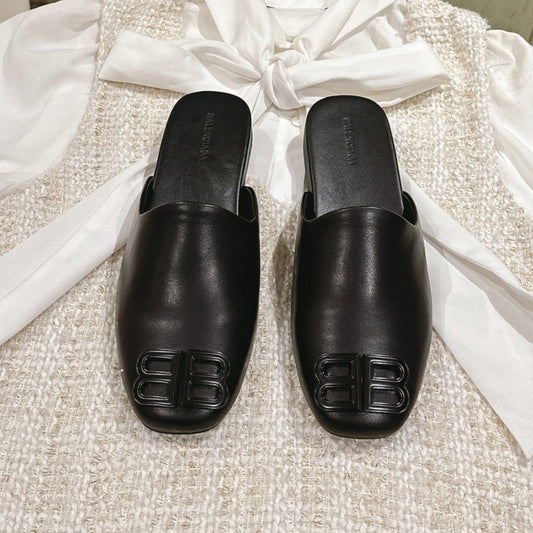 BLACK SHINY LAMBSKIN SQUARE TOE FLAT MULES BLACK BUCKLE