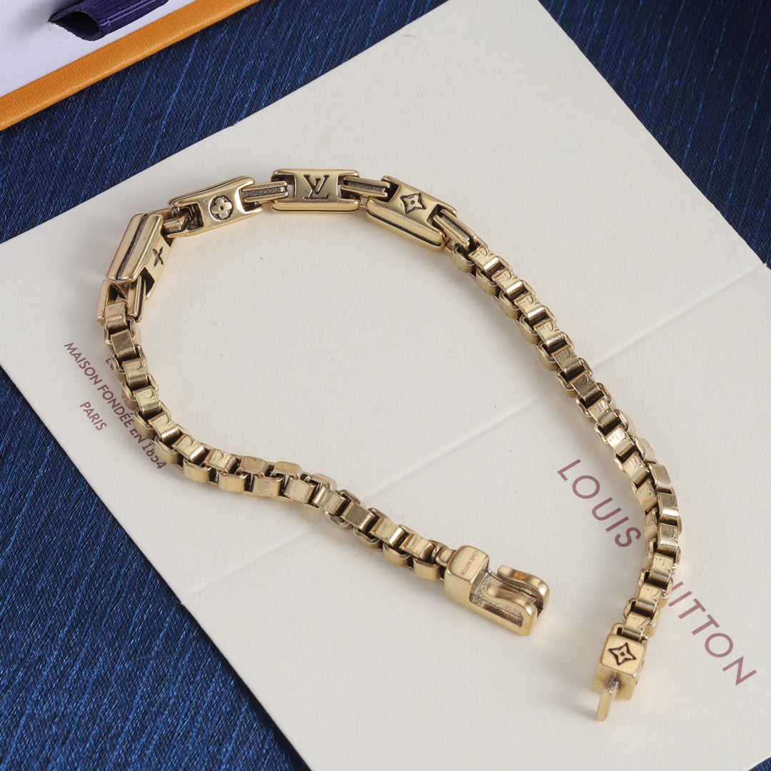 Fancy Love Bracelet mysite
