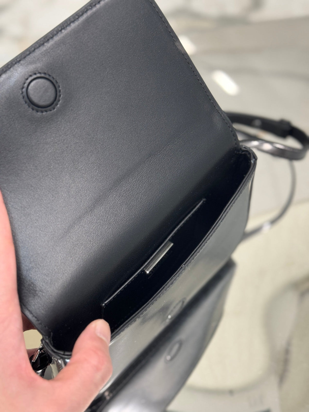 FLAP BAG 18 IN BLACK SHINY CALFSKIN