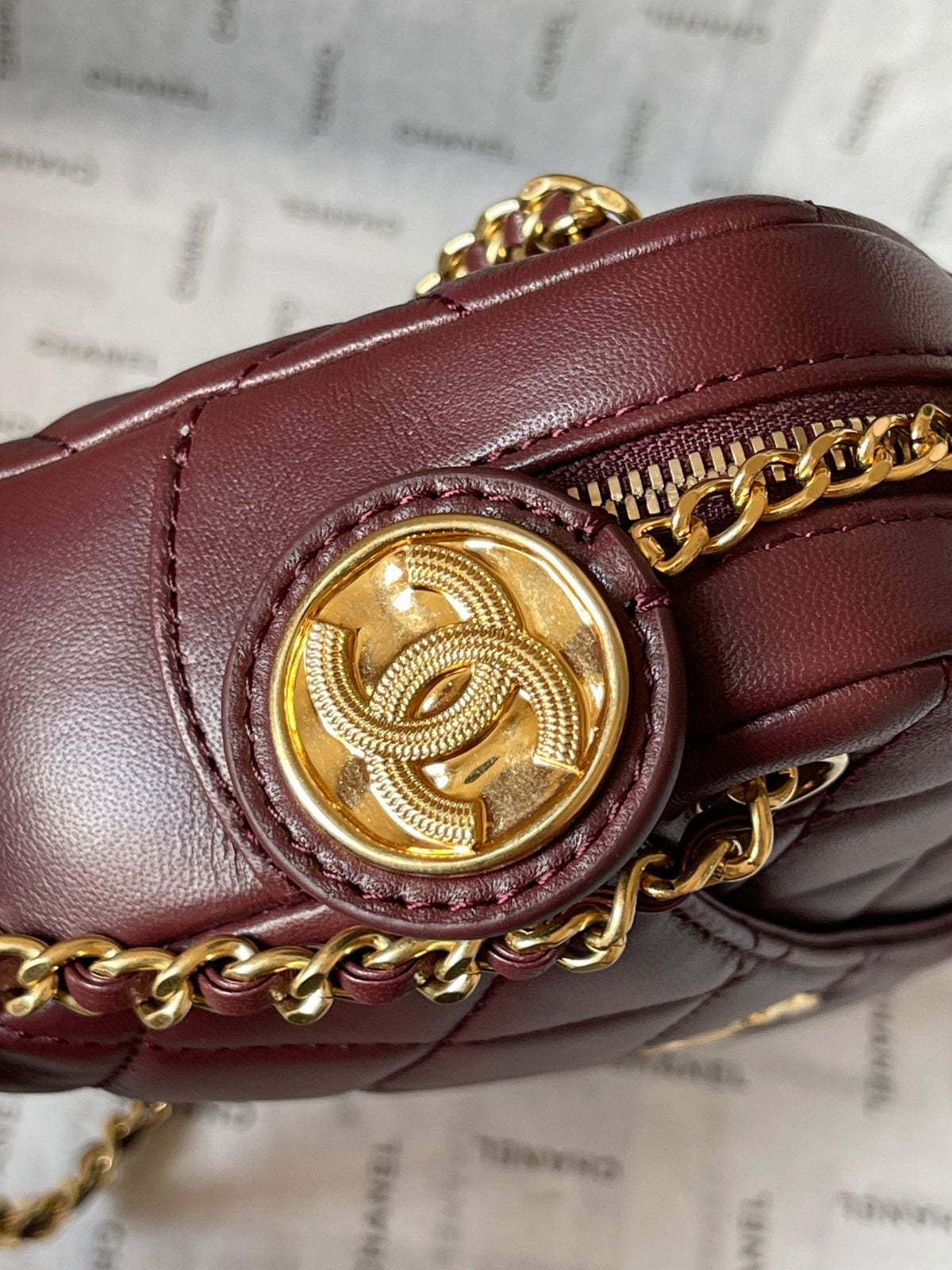 CAMERA BAG 18 IN BUCCANEER RED QUILTED LAMBSKIN DOUBLE C GOLD COIN