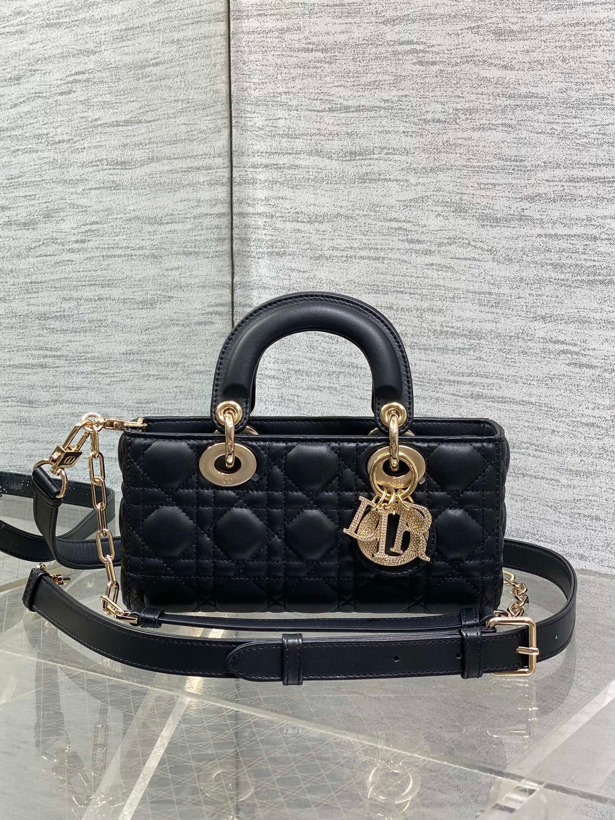 DIOR 25S SMALL LADY D‑JOY BAG 22 IN BLACK CALFSKIN GOLD HARDWRE