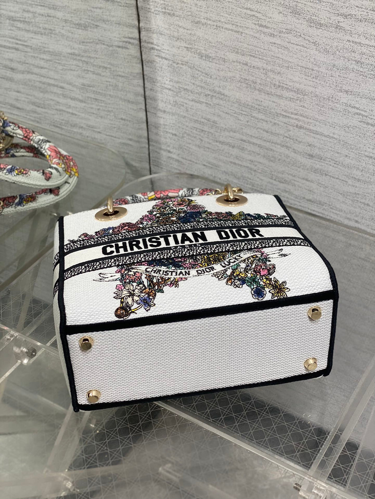 DIOR 25S SMALL LADY D-LITE BAG 24 IN WHITE RED DIOR STAR EMBROIDERY