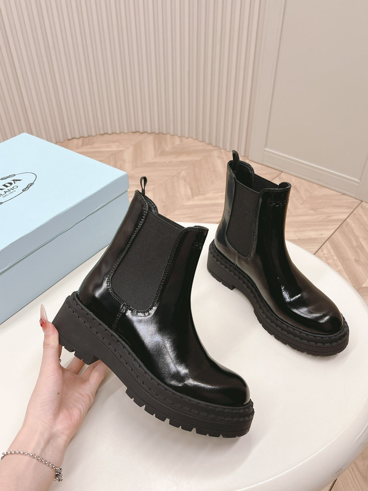 PRA BRUSHED BOOTIES GLOSSY BLACK CALFSKIN