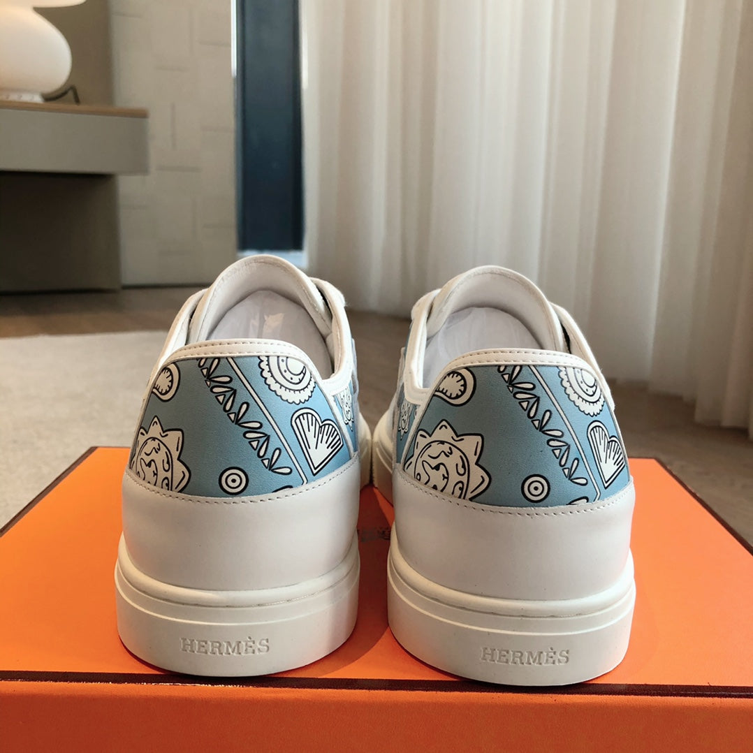 GET SNEAKER WHITE CALFSKIN WITH SKY MOTIFS