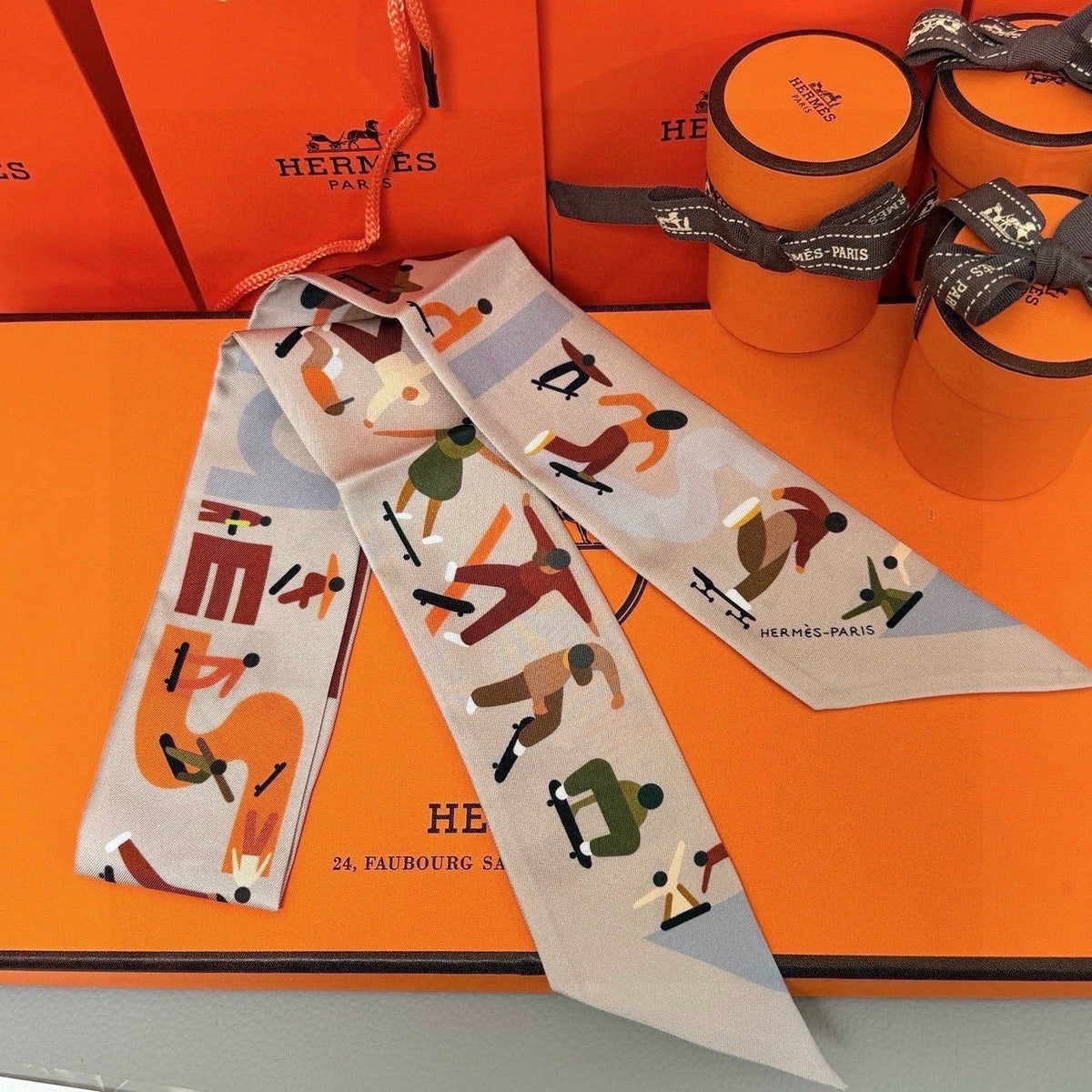 HERMES 26S TWILLY SCARF 86 IN SILK 496159