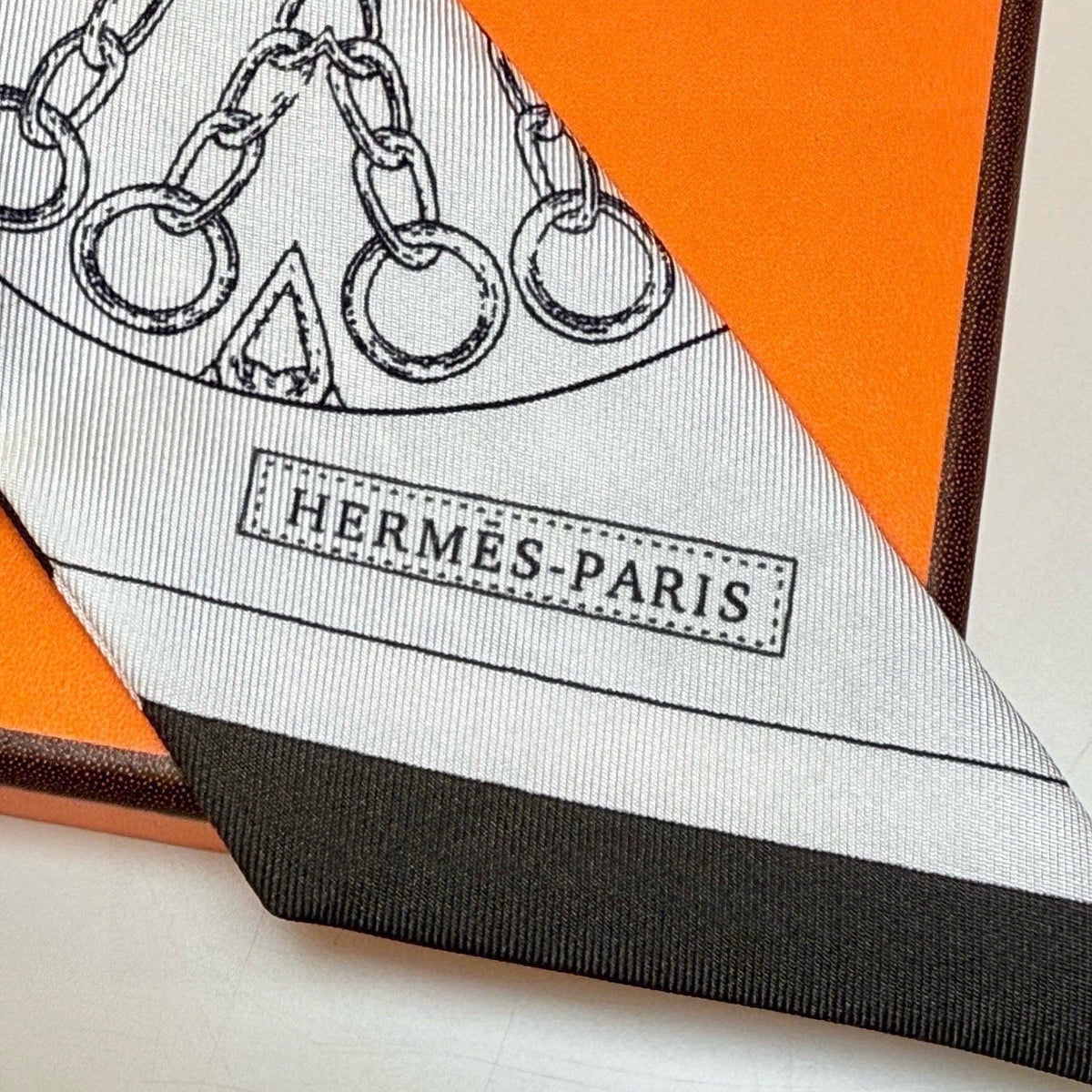 HERMES 26S TWILLY SCARF 86 IN SILK 492641