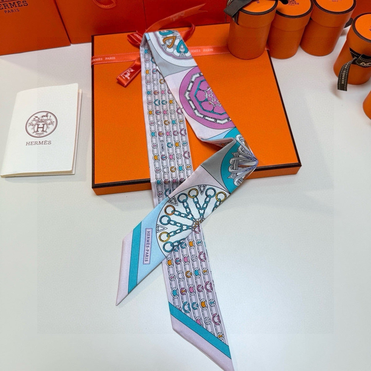 HERMES 26S TWILLY SCARF 86 IN SILK 492643