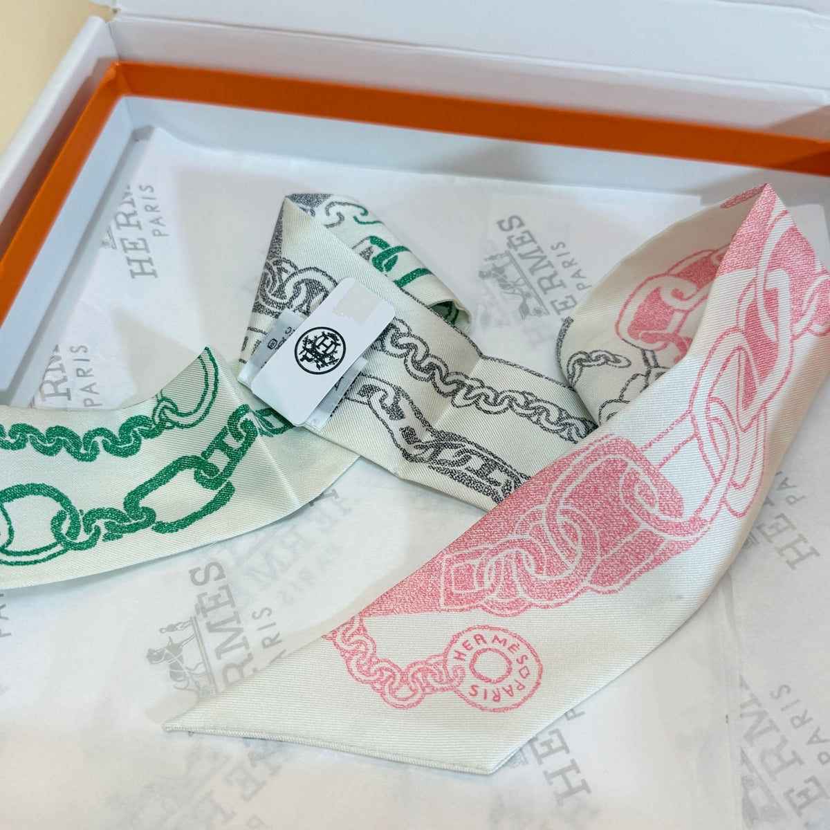 HERMES 26S TWILLY SCARF 86 IN SILK 492629