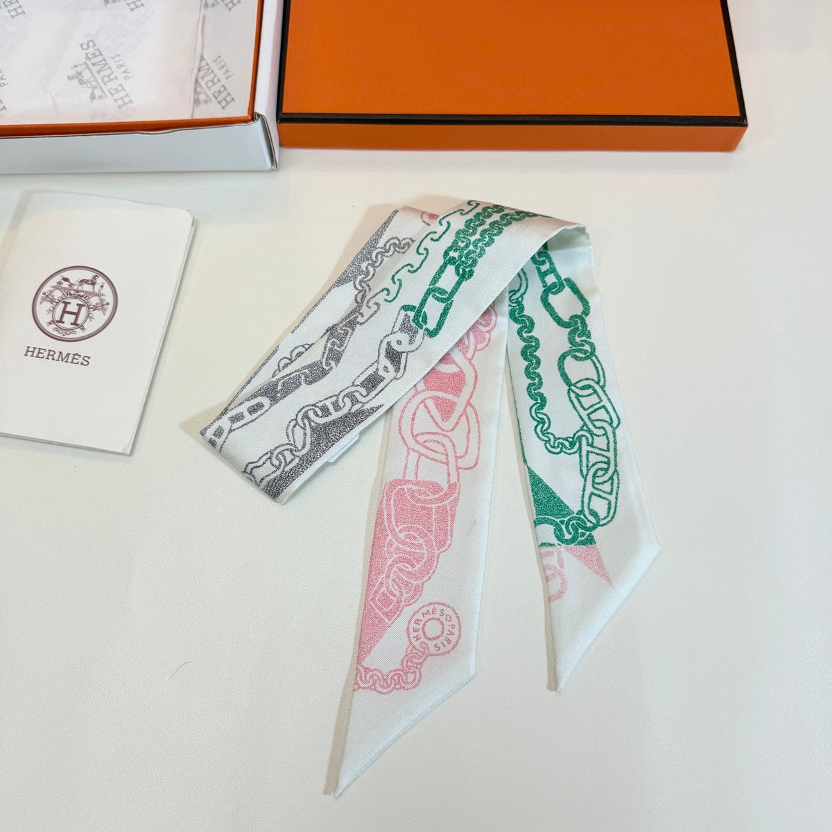 HERMES 26S TWILLY SCARF 86 IN SILK 492629