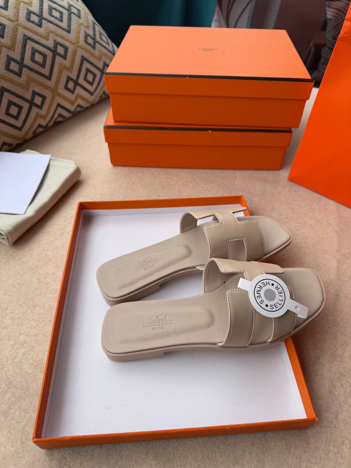 0RAN SANDALS IN KHAKI BROWN CALFSKIN