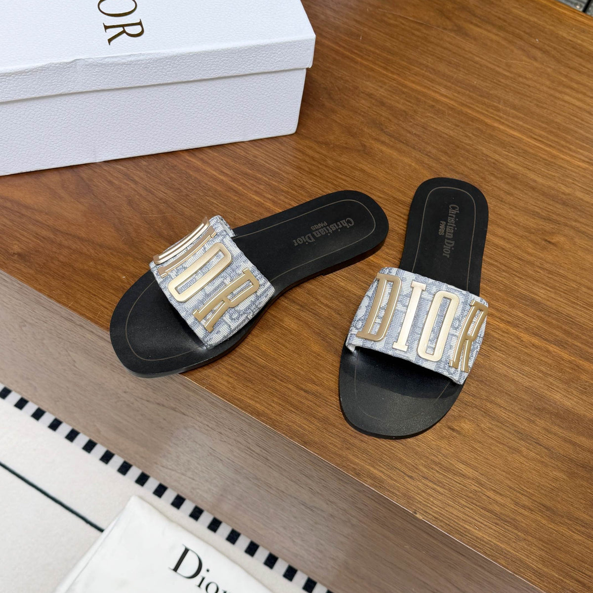DIOR 26S D-WAY SLIDE IN LIGHT GREY DIOR OBLIQUE EMBROIDERED COTTON WITH GOLD HARDWARE