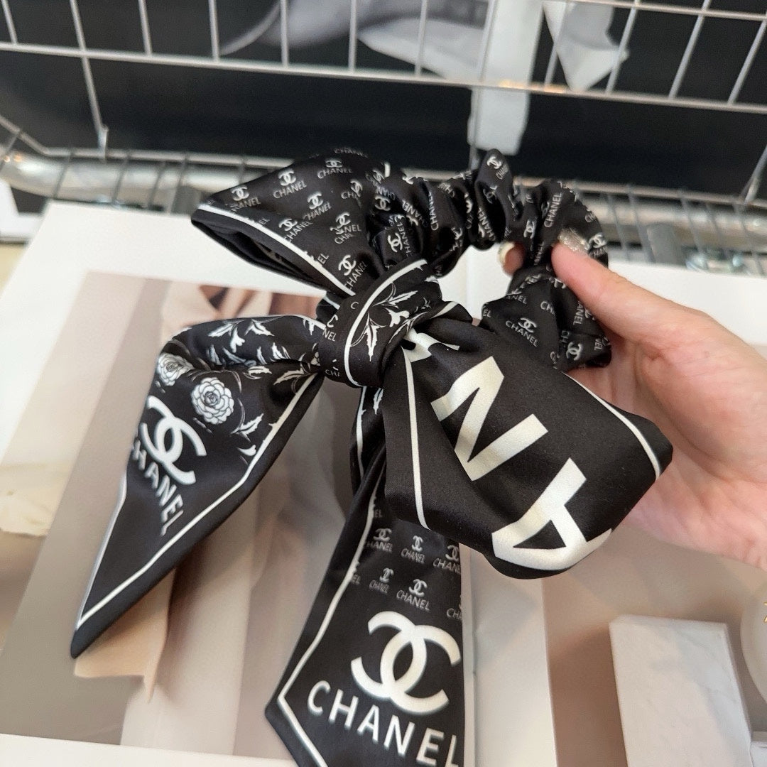 BLACK WRINKLED SILK SCRUNCHIE 432869
