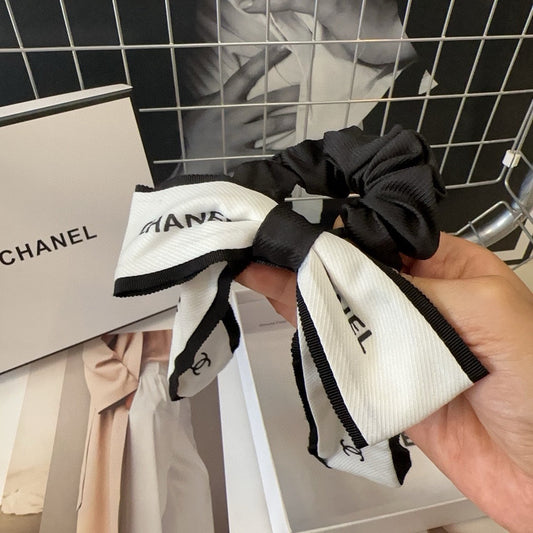 CHANEL 26S BOW SCRUNCHIE IN BLACK AND WHITE SILK 512105