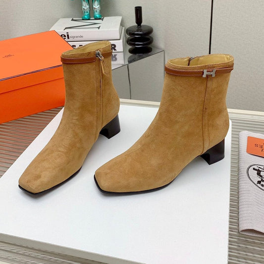 WOMEN'S NEO ANKLE BOOT IN PEANUT BROWN SUEDE
