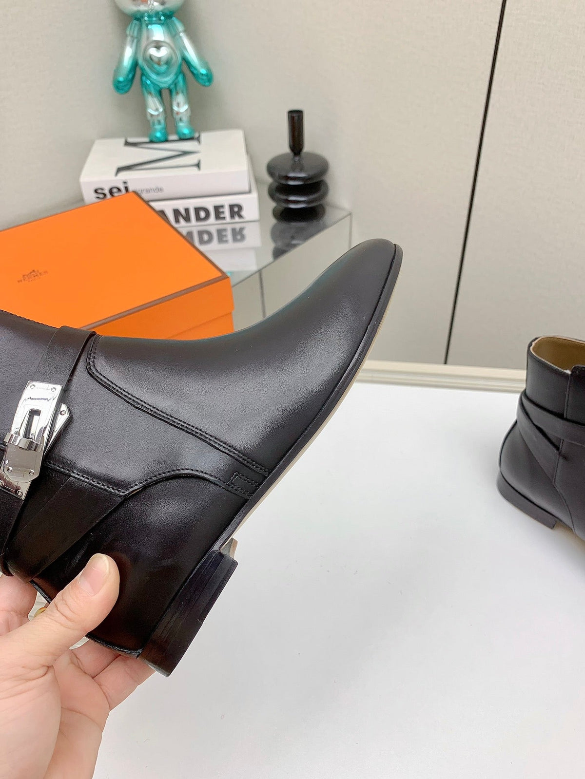 WOMEN'S NEO ANKLE BOOT IN BLACK CALFSKIN