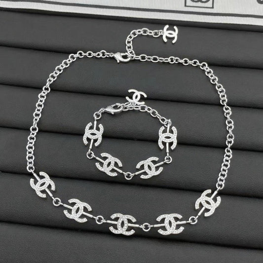 Chic Girl Design Necklace & Bracelet 2 Set (Silver) mysite