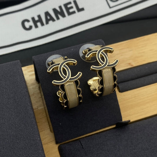 Chic CC Girl Earrings mysite
