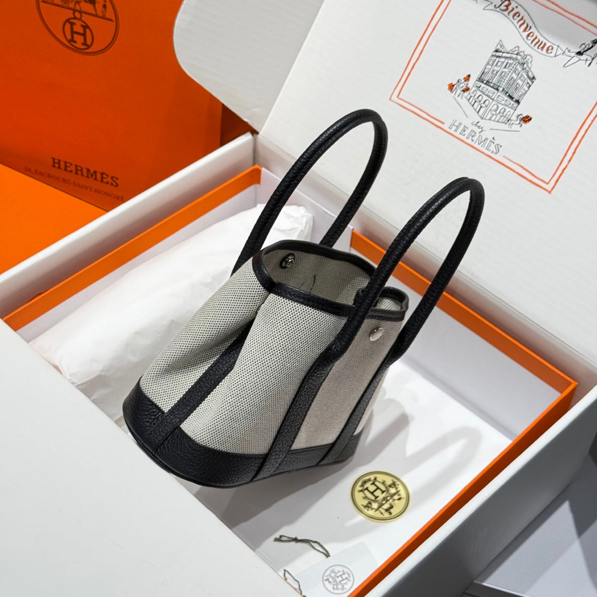GARDEN PARTY 23CM IN WHITE TOILETS COTTON CANVAS AND BLACK CALFSKIN
