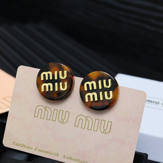 MIUMIU 26S ROUND LOGO STUD EARRINGS IN TORTOISE RESIN AND GOLD TONE METAL 633793