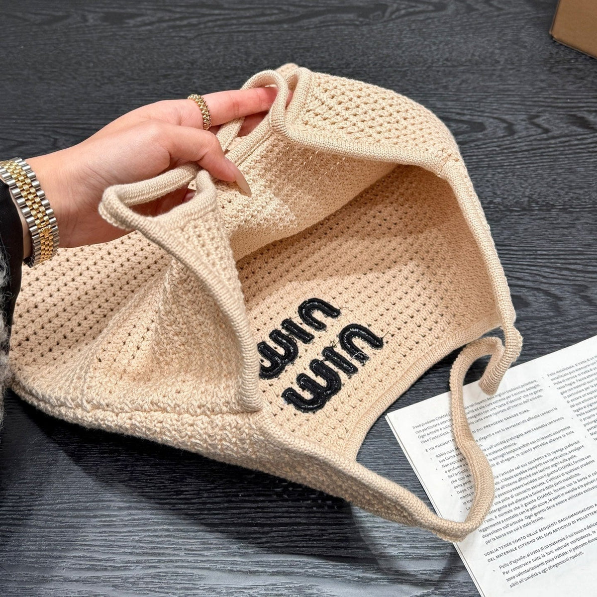 IVY HOBO BAG 36 IN BEIGE MESH BLACK EMBROIDERED LOGO