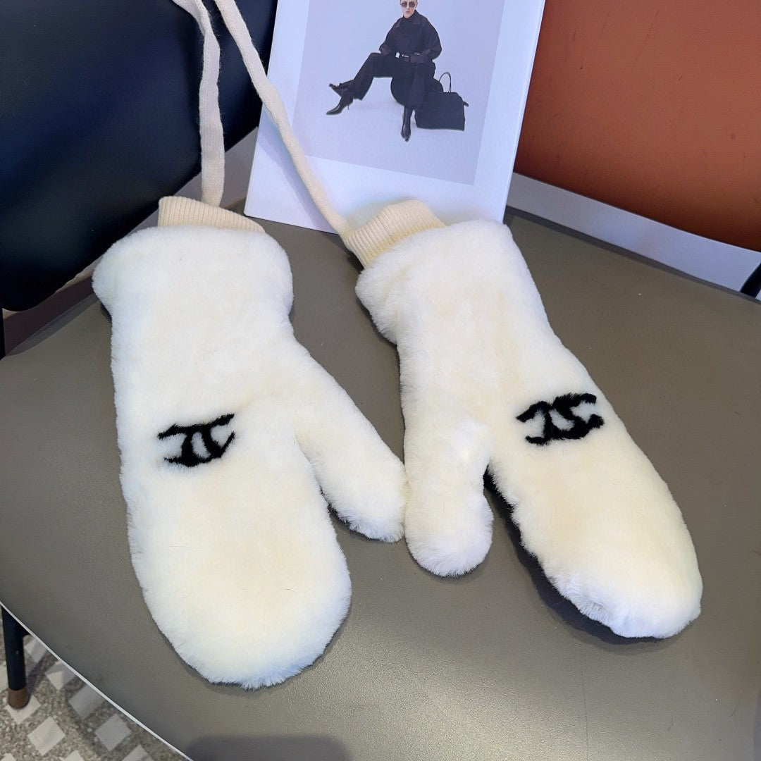 GLOVES IN WHITE RABBIT FUR AND LAMBSKIN 456404