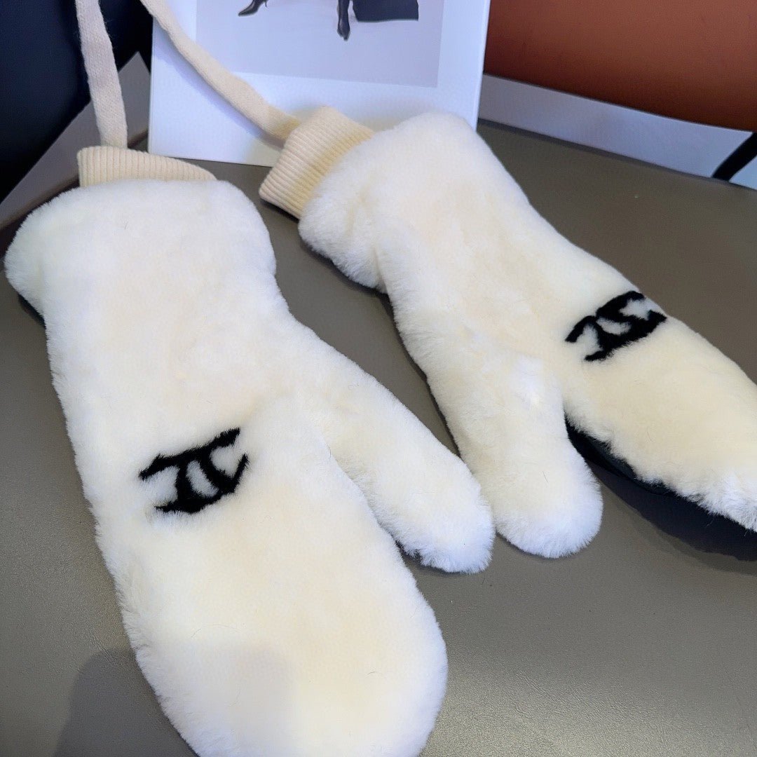 GLOVES IN WHITE RABBIT FUR AND LAMBSKIN 456404